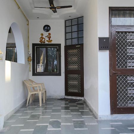 Aradhana'S Home Stay อัครา ภายนอก รูปภาพ