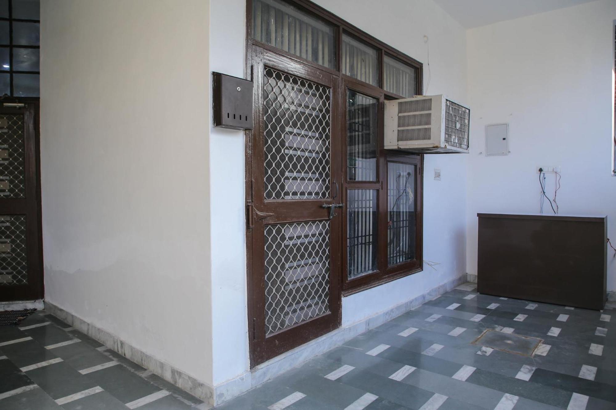 Aradhana'S Home Stay อัครา ภายนอก รูปภาพ