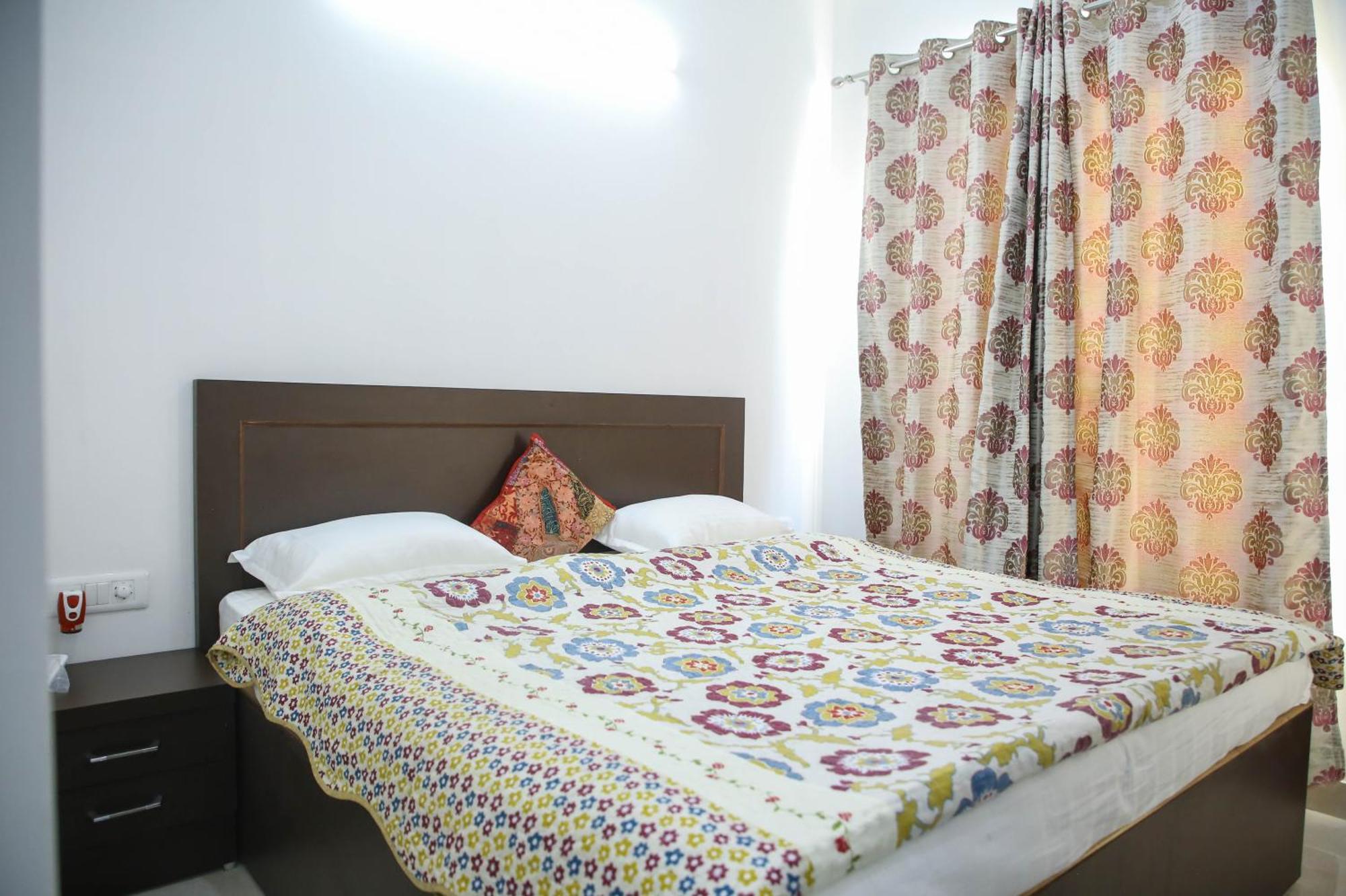 Aradhana'S Home Stay อัครา ภายนอก รูปภาพ