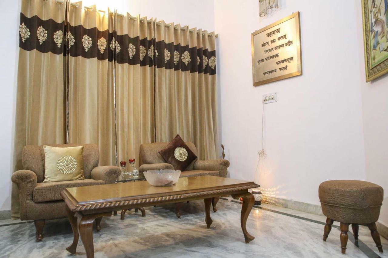 Aradhana'S Home Stay อัครา ภายนอก รูปภาพ