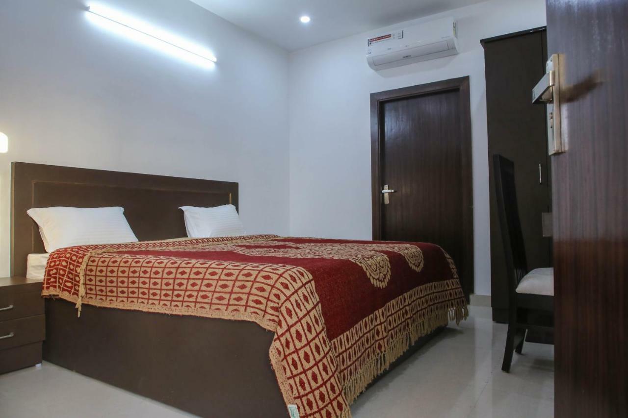 Aradhana'S Home Stay อัครา ภายนอก รูปภาพ