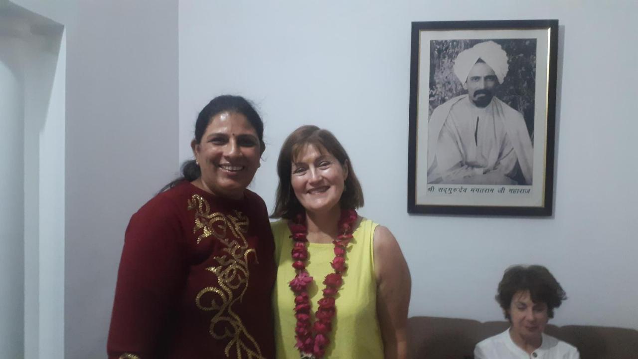Aradhana'S Home Stay อัครา ภายนอก รูปภาพ